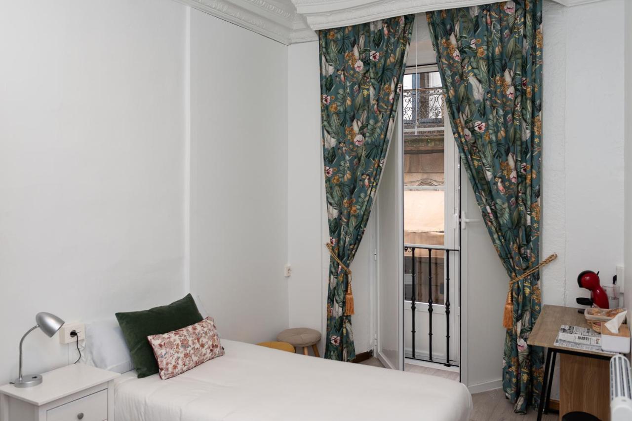 Hostal Santa Cruz Сантьяго-де-Компостела Экстерьер фото